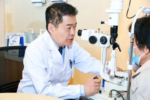 醫德醫風｜愛爾眼科馬勇：用醫術雕琢光明，以仁心傳遞溫暖